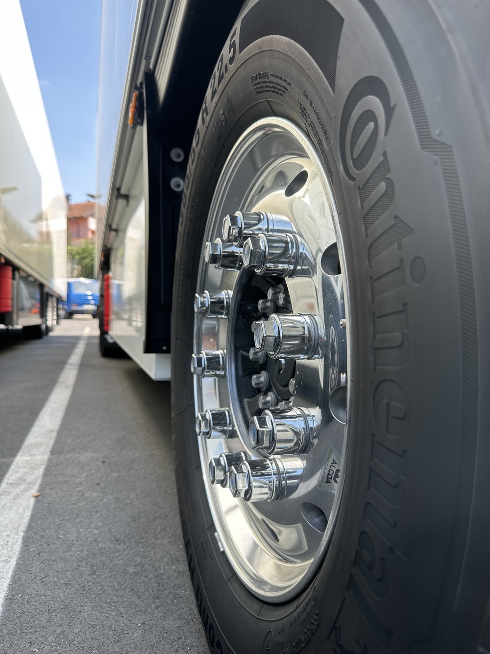 Detalj: Continental guma i Alcoa felga na MANI kamionu